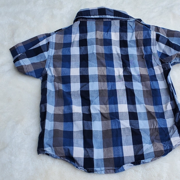 Button down shirt size 4T - Picture 3 of 4